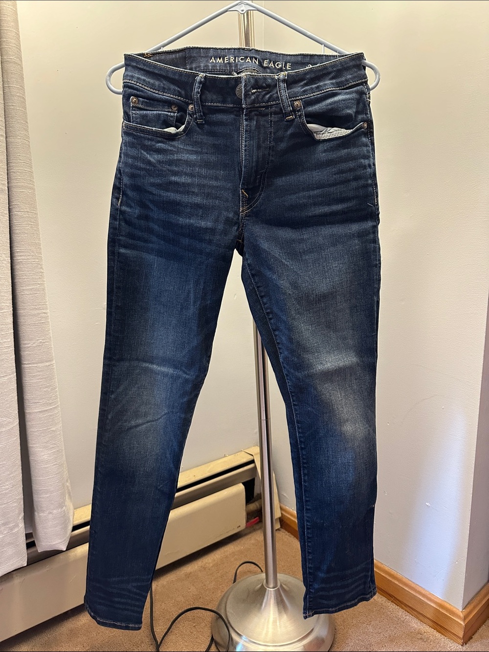 American Eagle Outfitters Men’s Dark Wash Jeans (28x30)